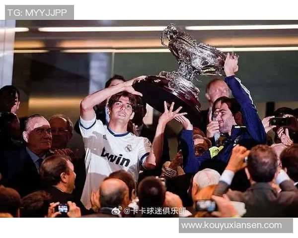 在街头偶遇足球明星卡卡的奇妙瞬间与难忘回忆